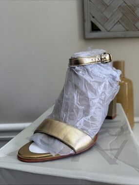 NIB Naturalizer Vera Ankle Strap Size 7